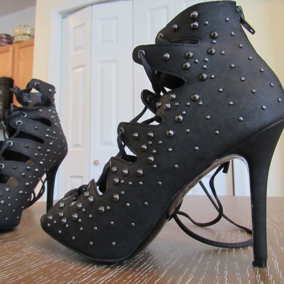 JustFab black heels - Picture 4 of 8
